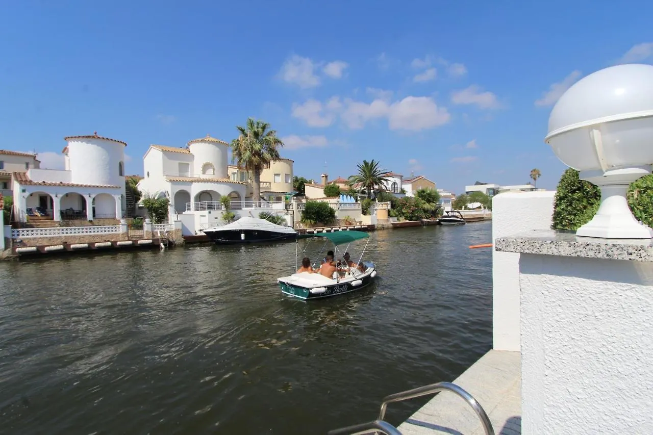 Vila Leon Inmo Casa Roma - 12724 Empuriabrava 0*,  Španělsko