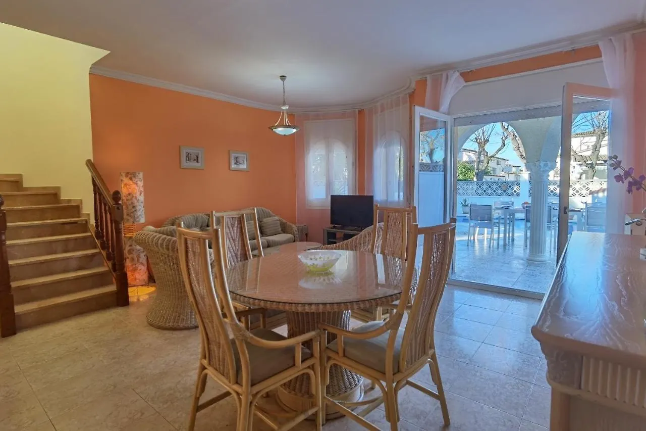 Leon Inmo Casa Roma - 12724 Villa Empuriabrava