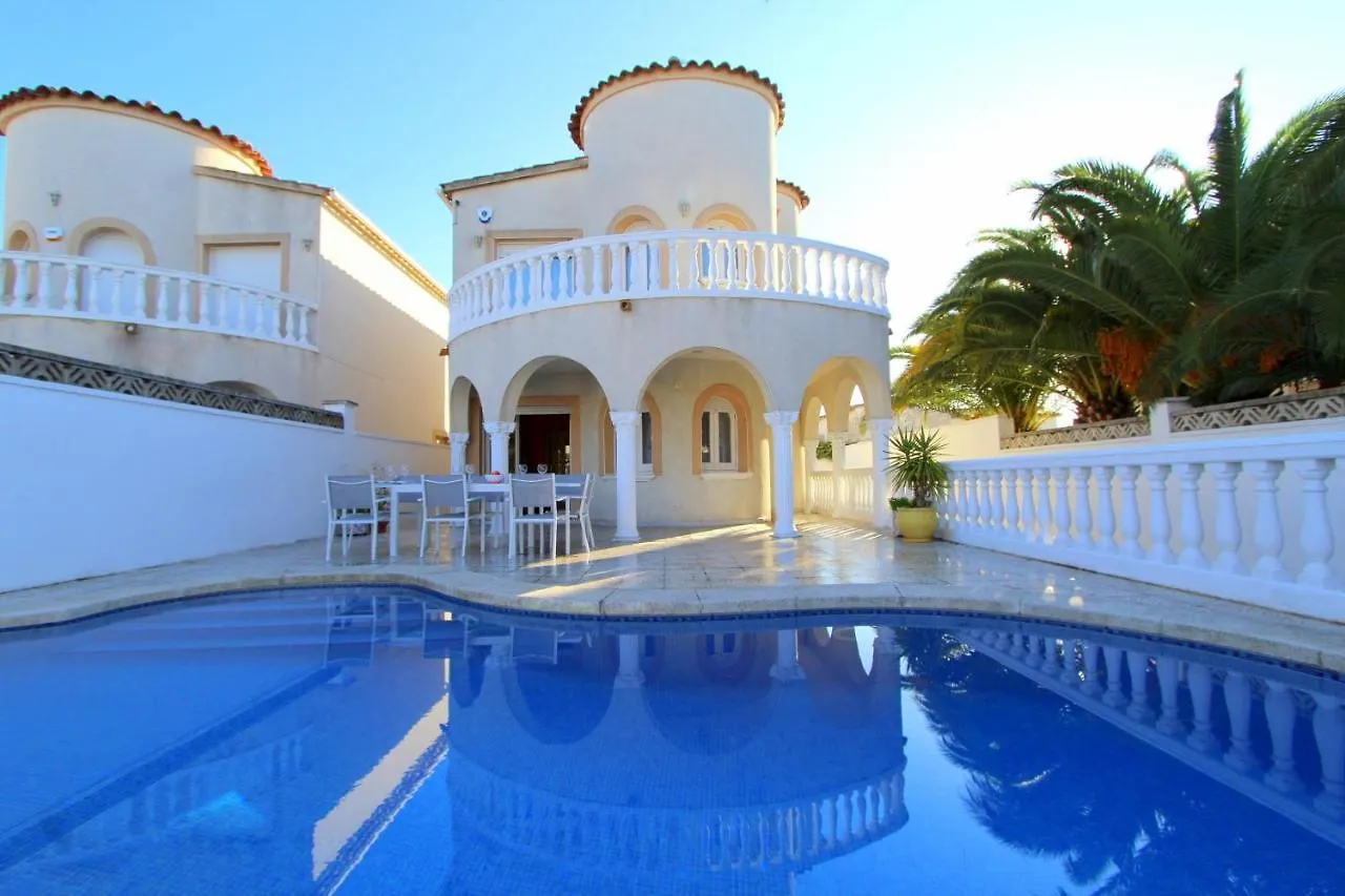 Holiday home Leon Inmo Casa Roma - 12724 Villa Empuriabrava Spain